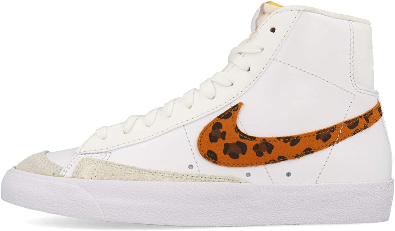 Nike womens Blazer Mid &#39;77 SE Shoe